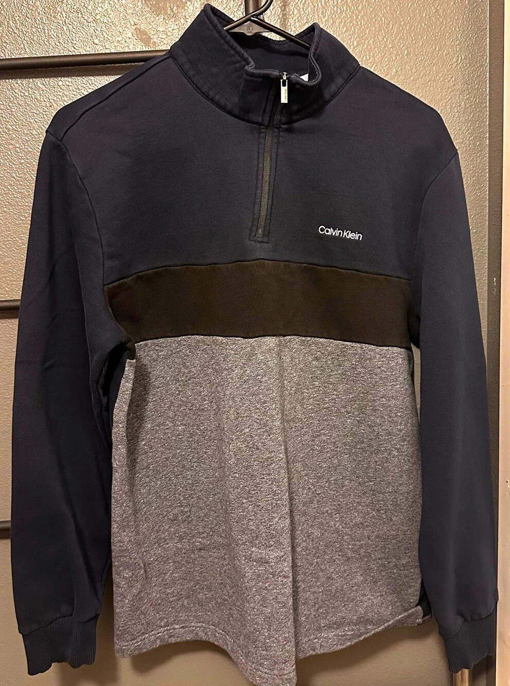 Calvin Klein Men’s Navy/Gray M 1/4 Zip Mock Neck Logo Sweatshirt